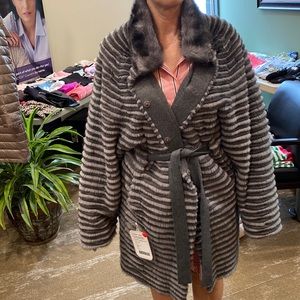 Authentic mink fur. Gray dyed layered mink.